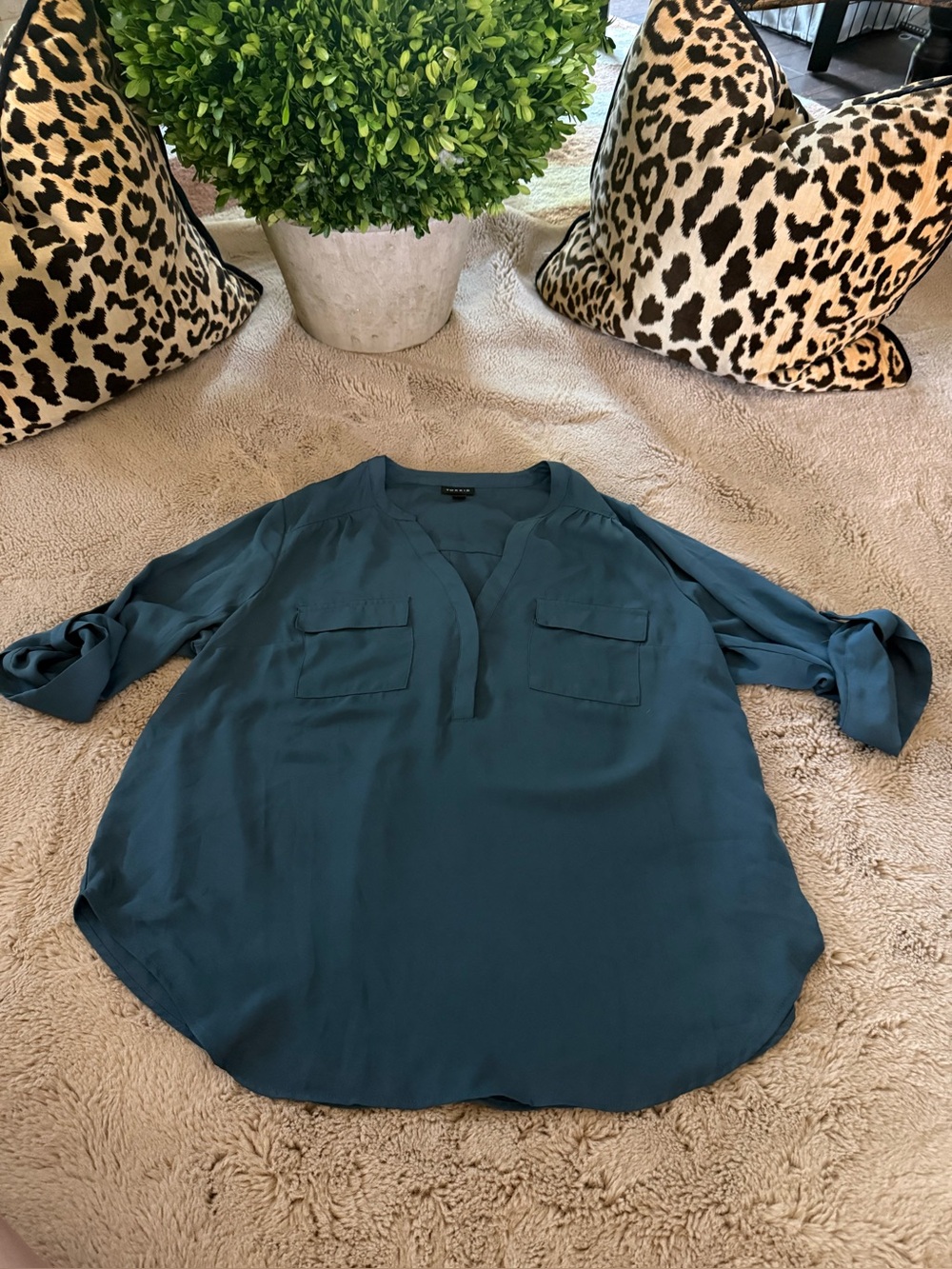 Torrid 00(10) Teal Split-Neck Top Like New